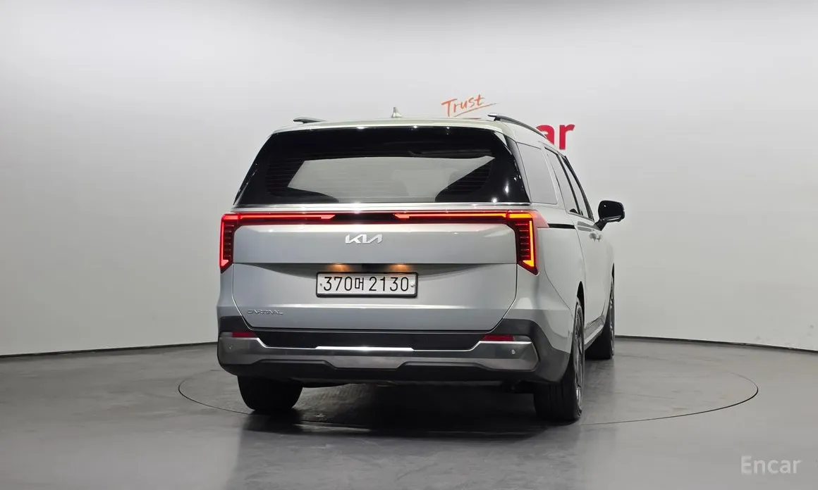 Фото 4 - Kia Carnival