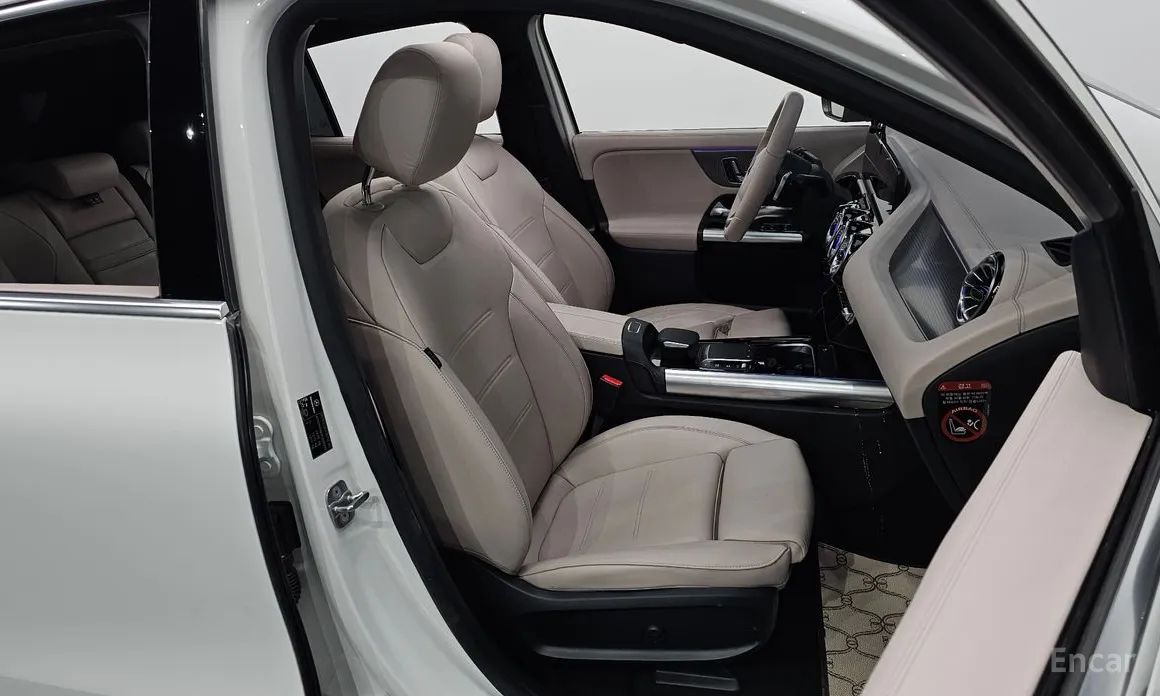 Фото 10 - Mercedes-Benz EQA