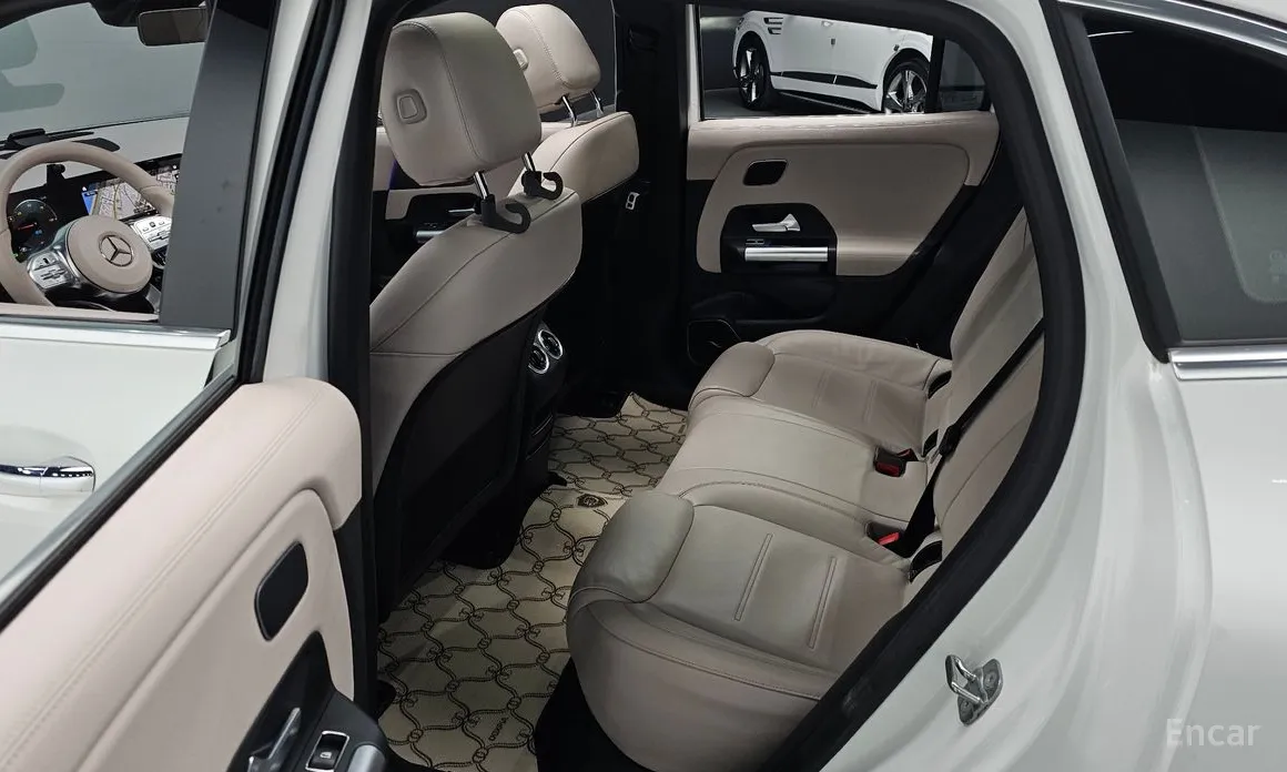 Фото 12 - Mercedes-Benz EQA