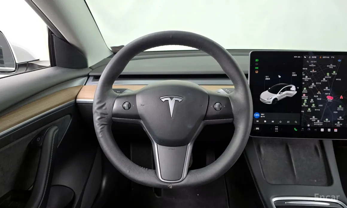 Фото 13 - Tesla Model 3