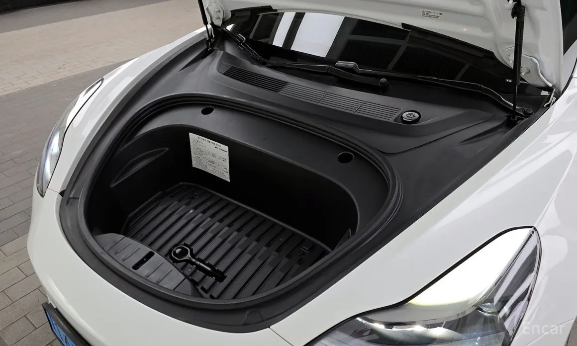 Фото 6 - Tesla Model 3