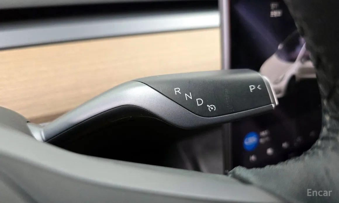 Фото 9 - Tesla Model 3