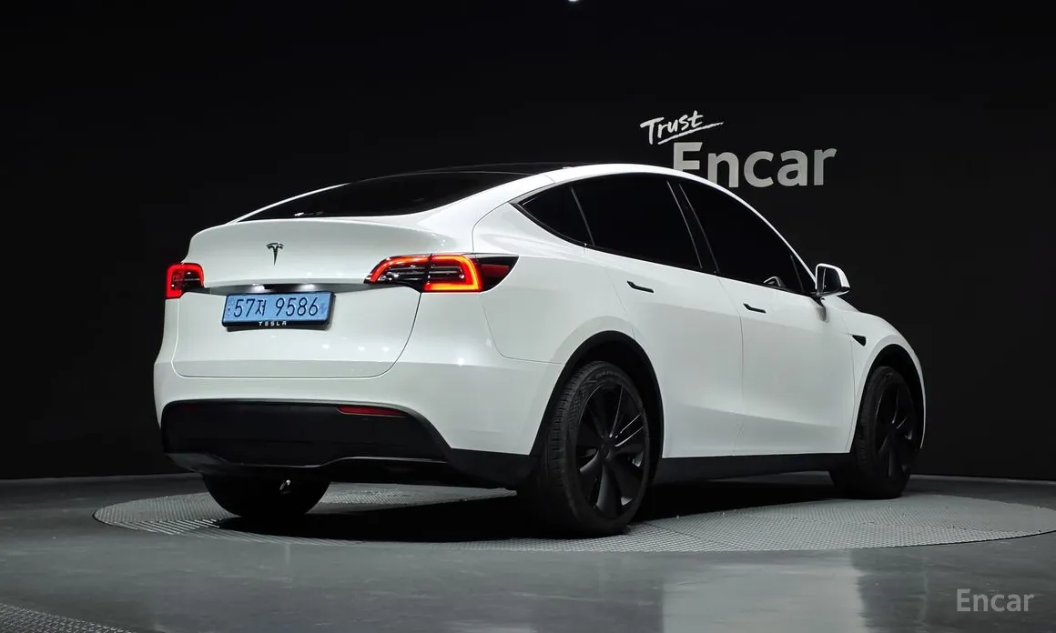 Фото 2 - Tesla Model Y