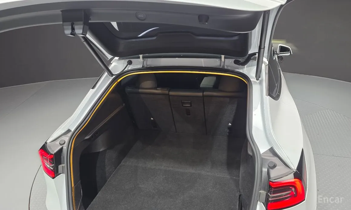 Фото 20 - Tesla Model Y