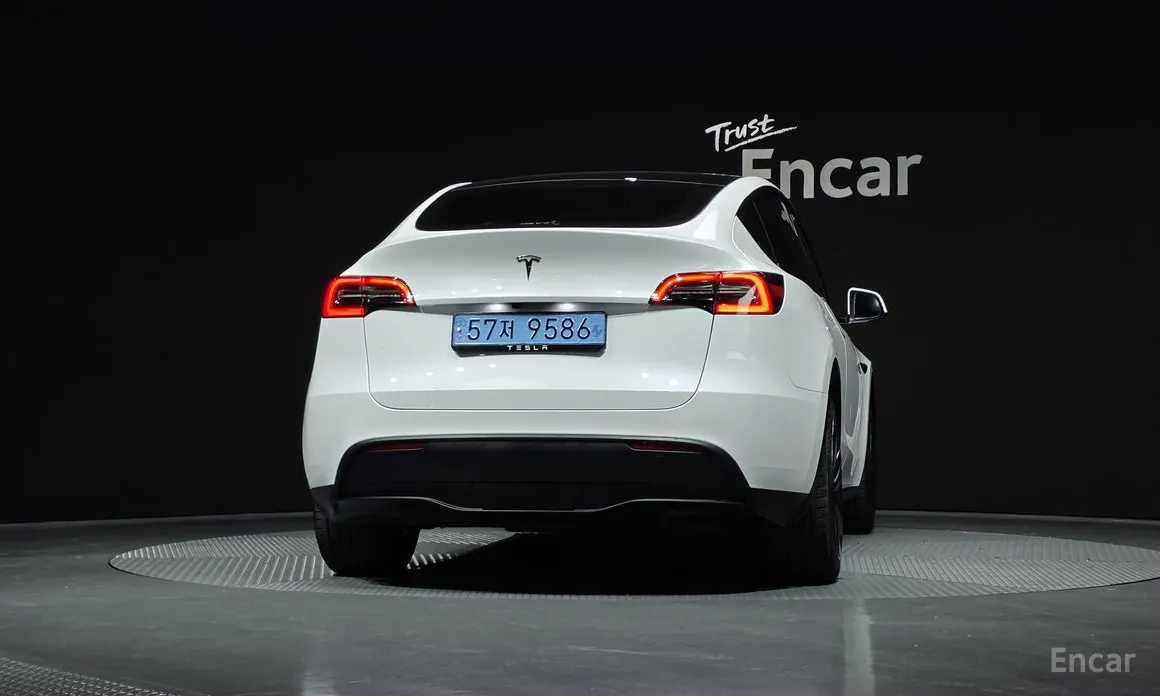 Фото 4 - Tesla Model Y