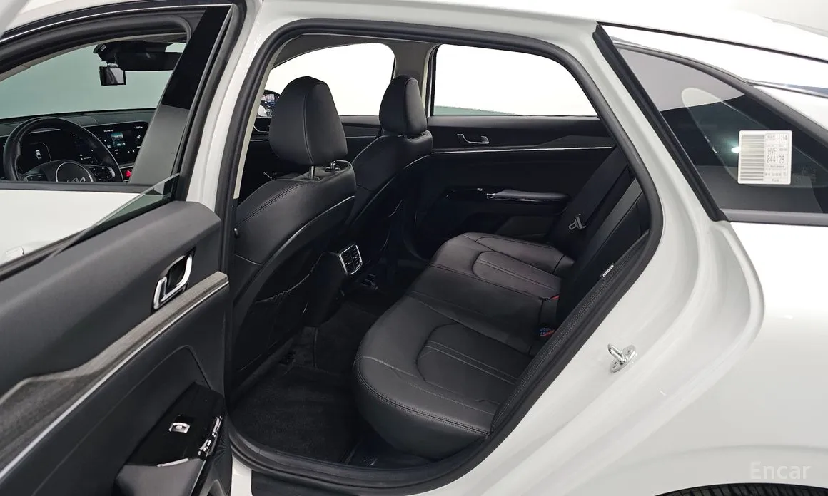 Фото 12 - Kia K5