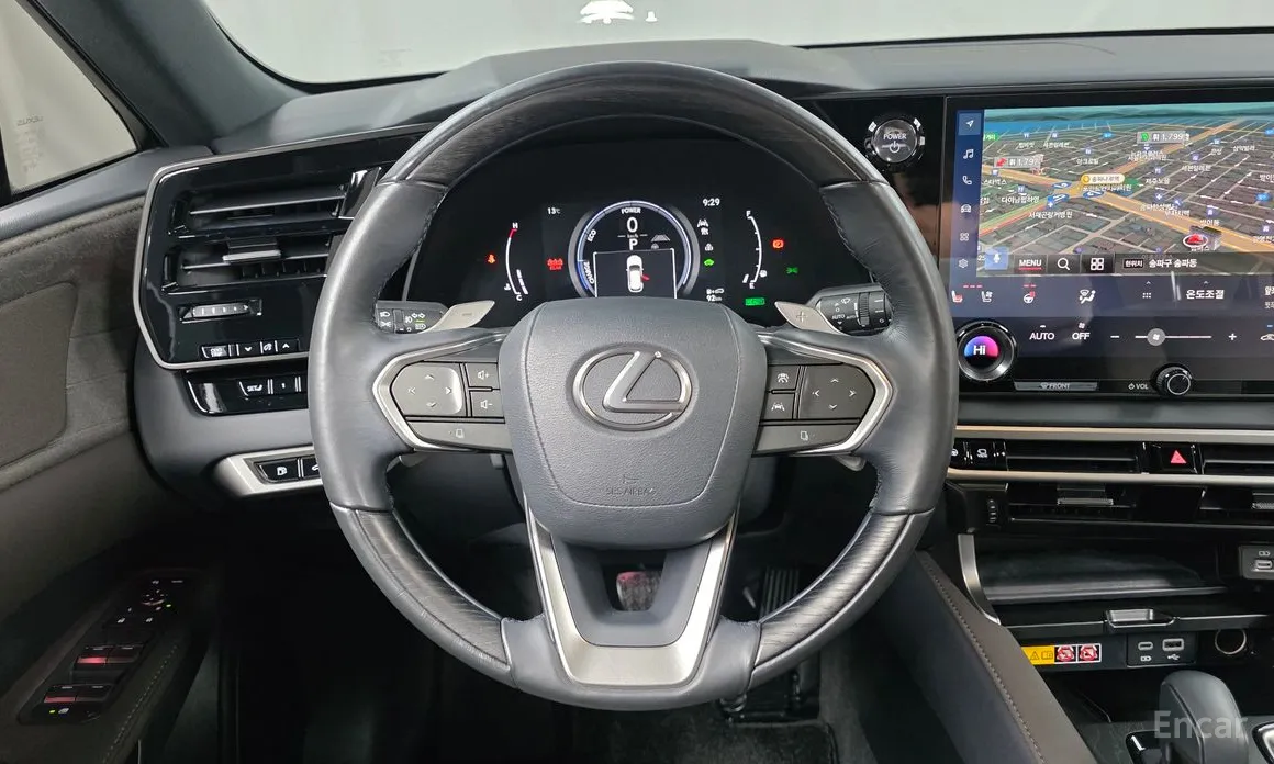 Фото 13 - Lexus RX