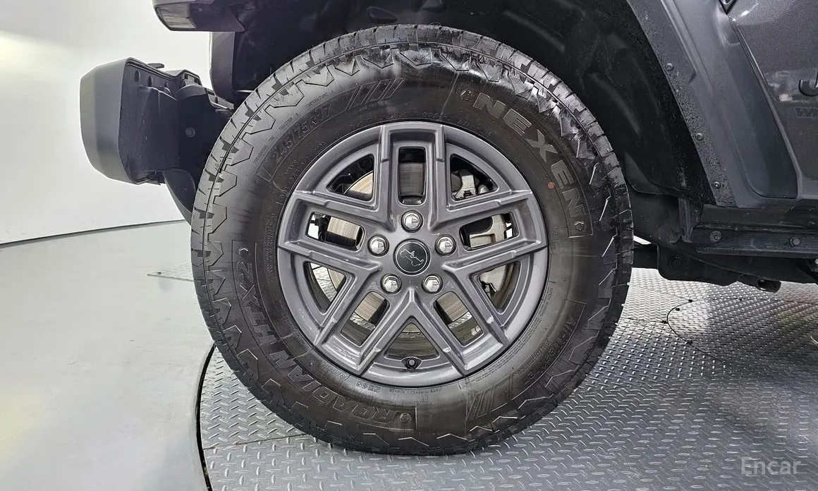 Фото 5 - Jeep Wrangler