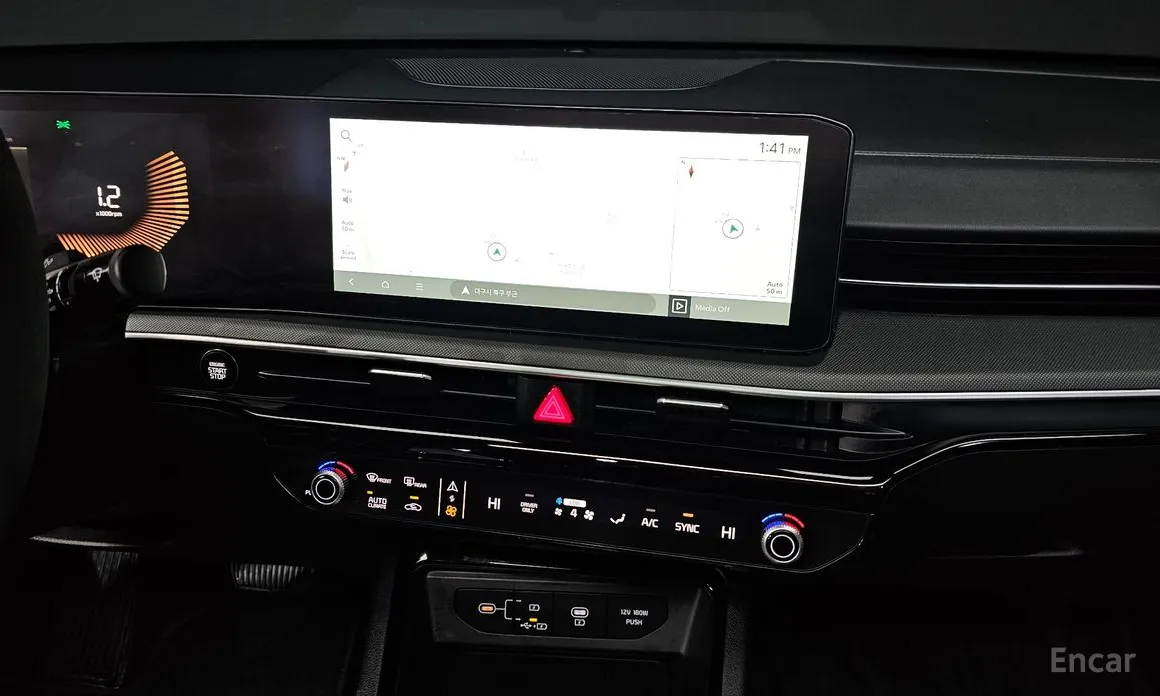 Фото 16 - Kia K5