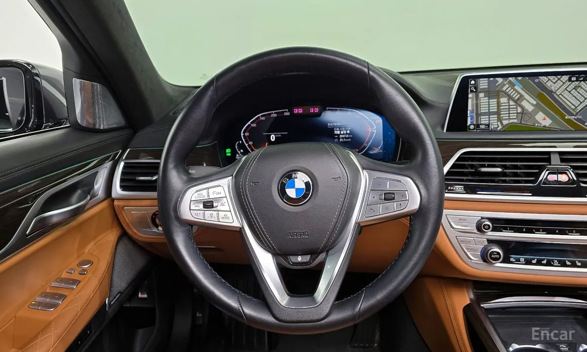 Фото 13 - BMW 7 Series