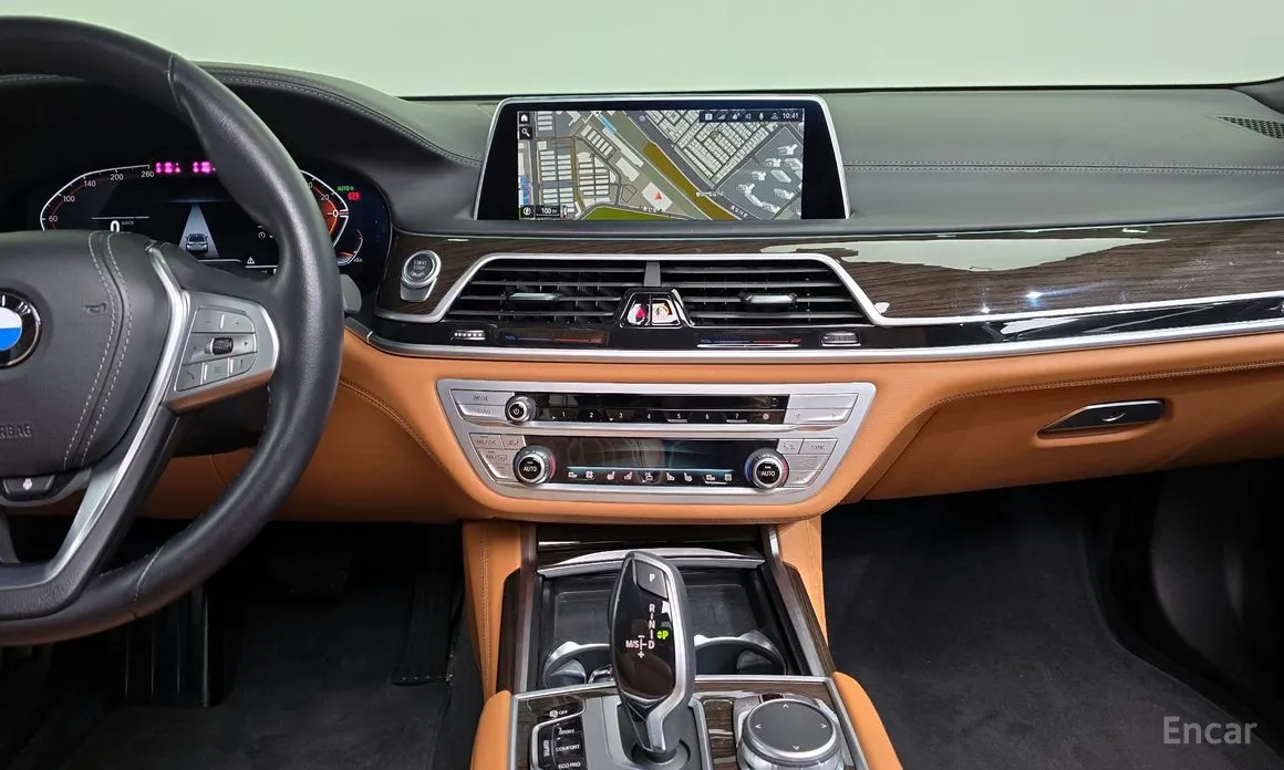 Фото 19 - BMW 7 Series