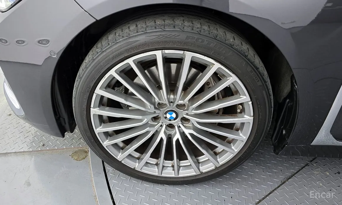 Фото 5 - BMW 7 Series