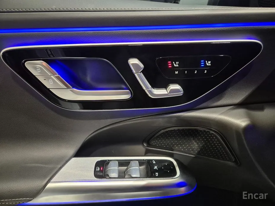 Фото 13 - Mercedes-Benz E-Class