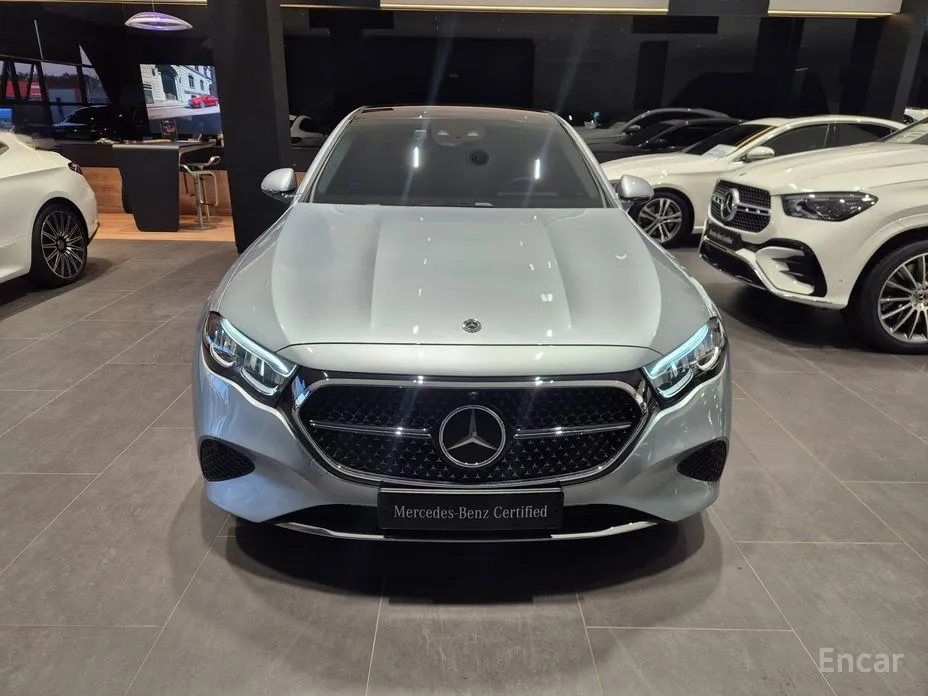 Фото 3 - Mercedes-Benz E-Class