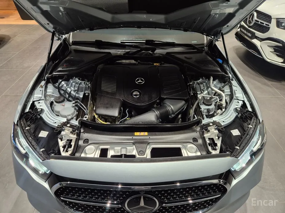 Фото 6 - Mercedes-Benz E-Class