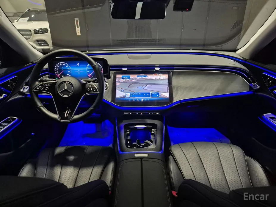 Фото 7 - Mercedes-Benz E-Class