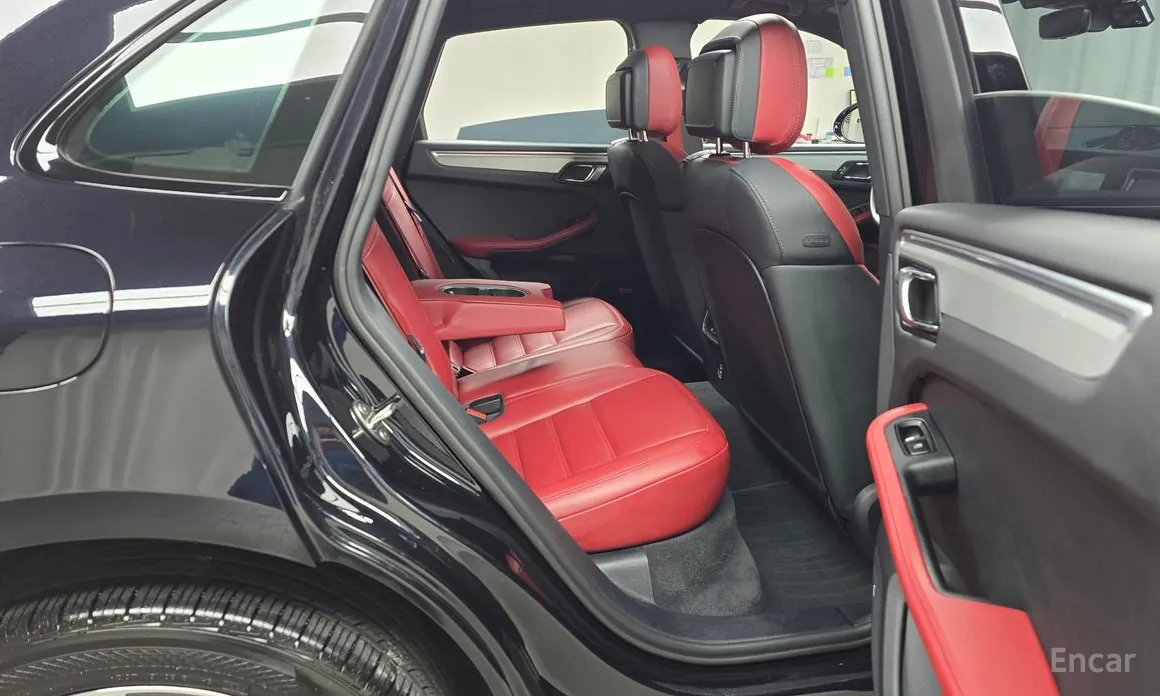 Фото 12 - Porsche Macan