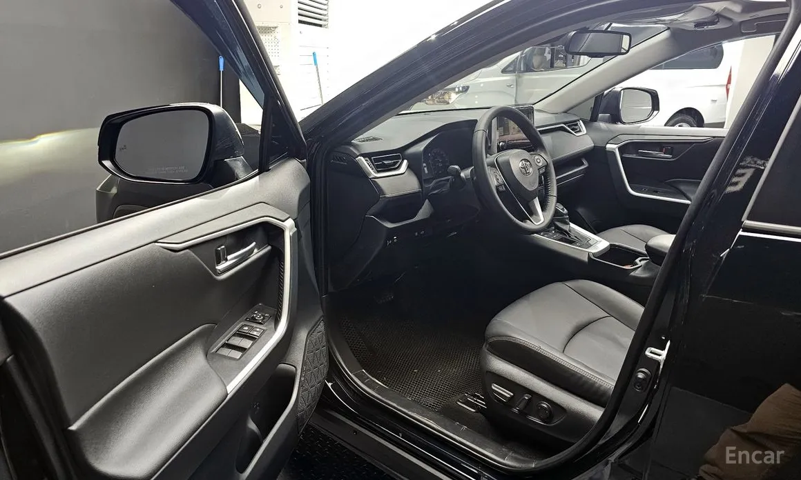 Photo 10 - Toyota RAV4