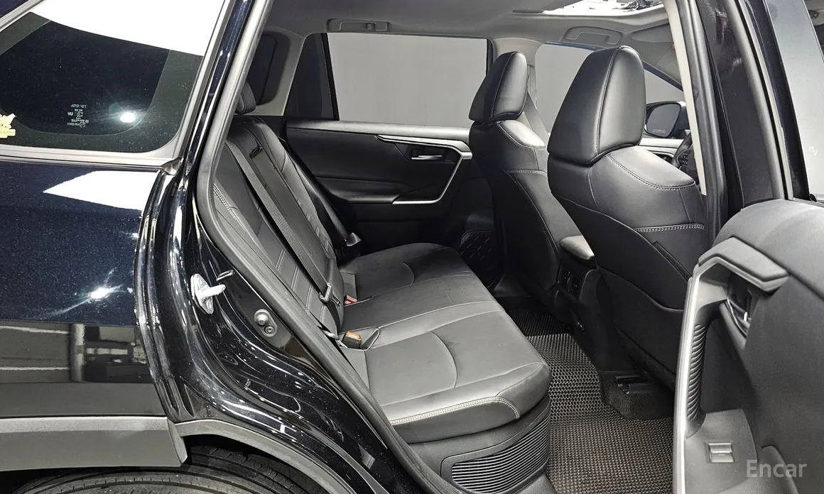 Photo 12 - Toyota RAV4