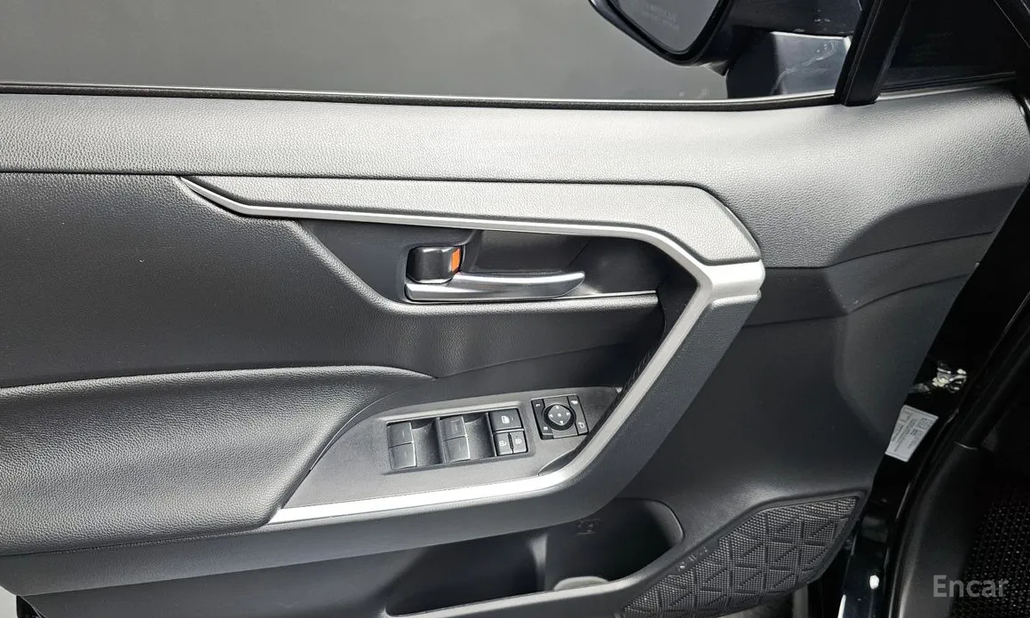 Photo 17 - Toyota RAV4