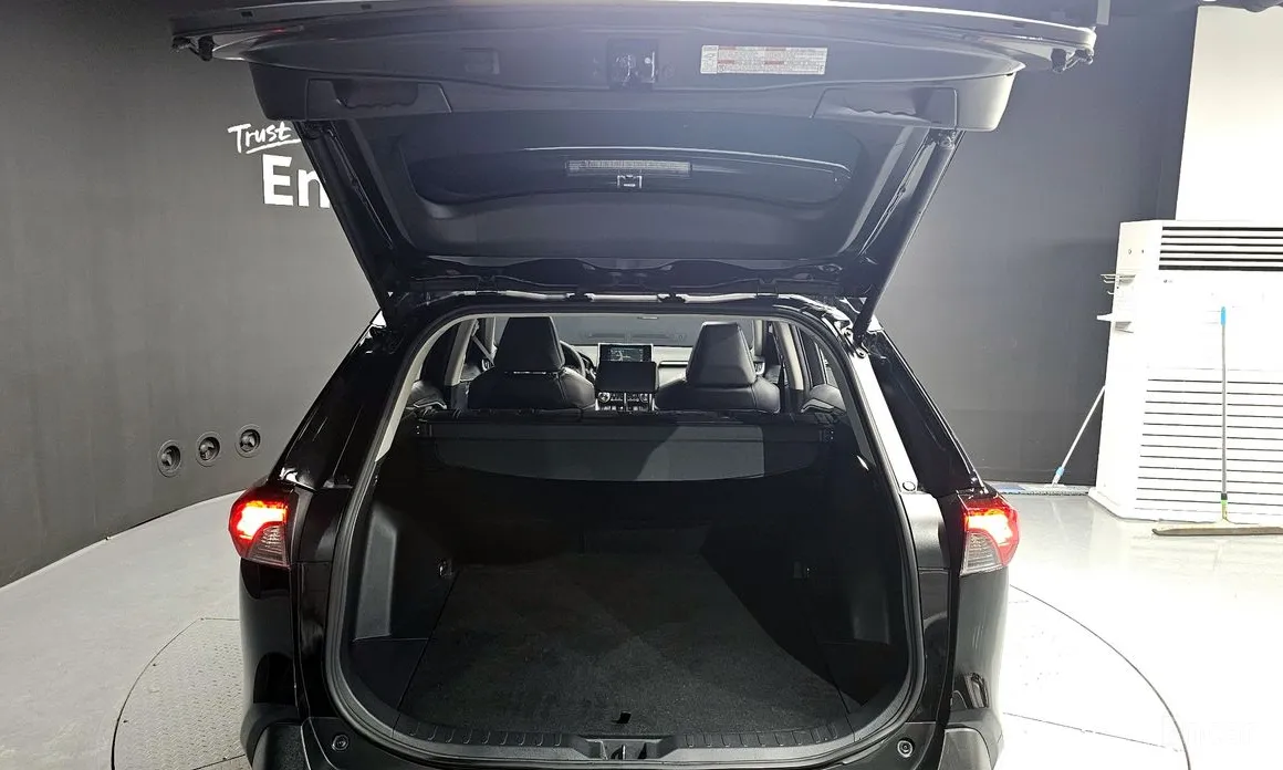 Photo 20 - Toyota RAV4