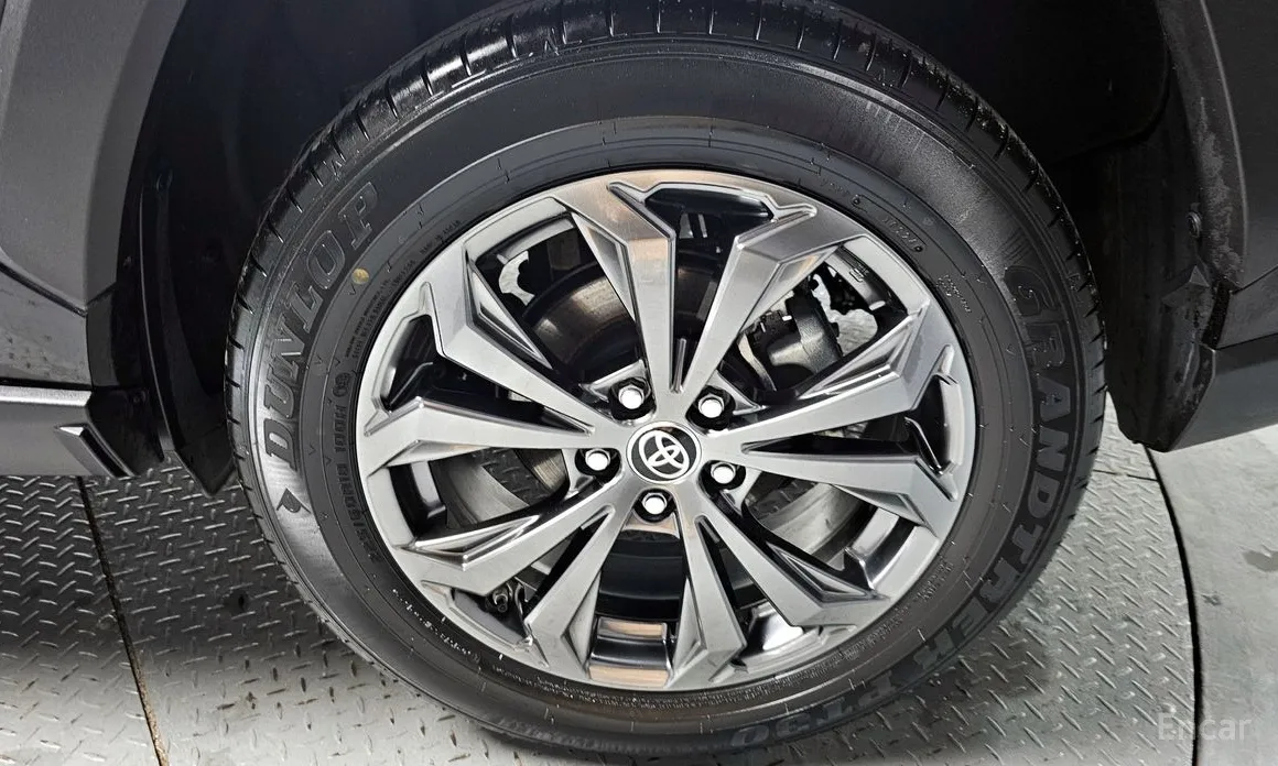 Photo 5 - Toyota RAV4