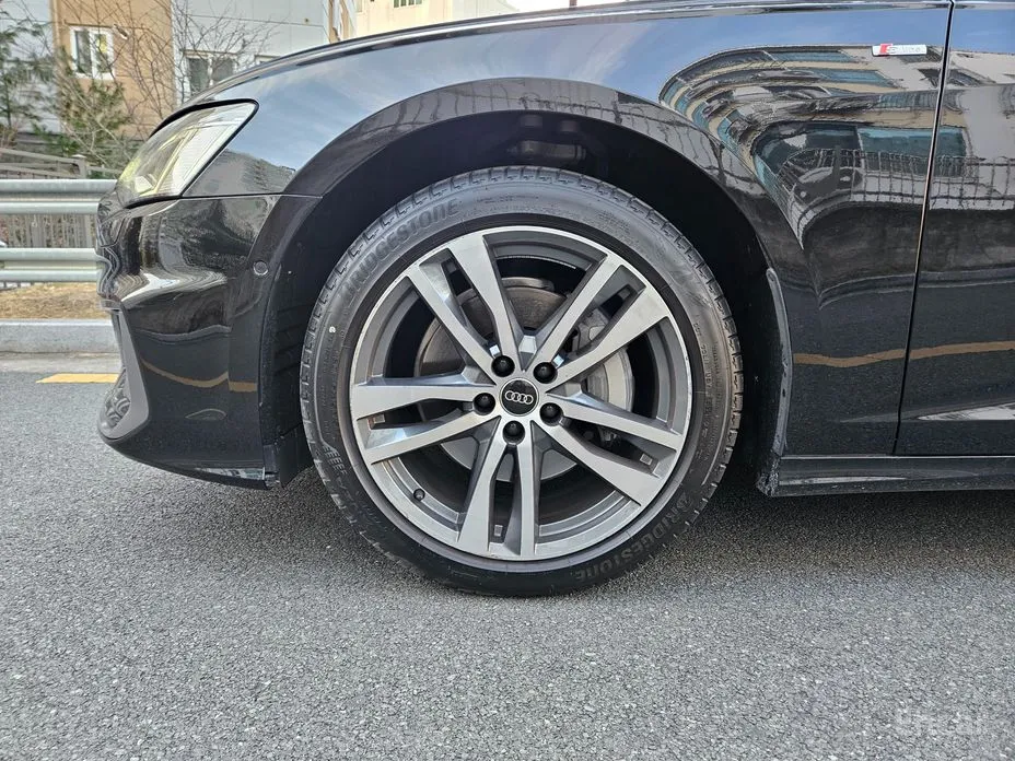 Фото 5 - Audi A6