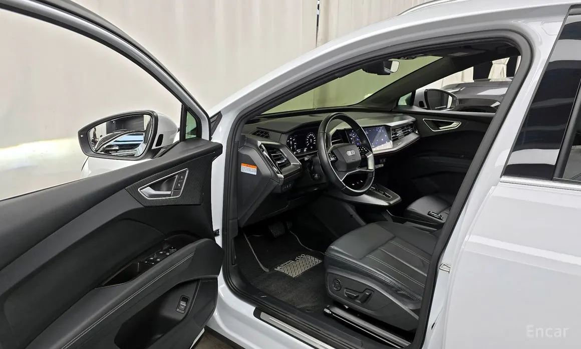 Фото 10 - Audi Q4 e-tron