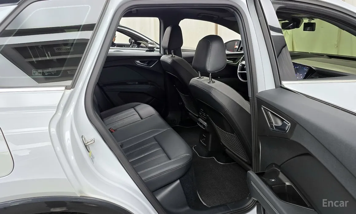 Фото 12 - Audi Q4 e-tron