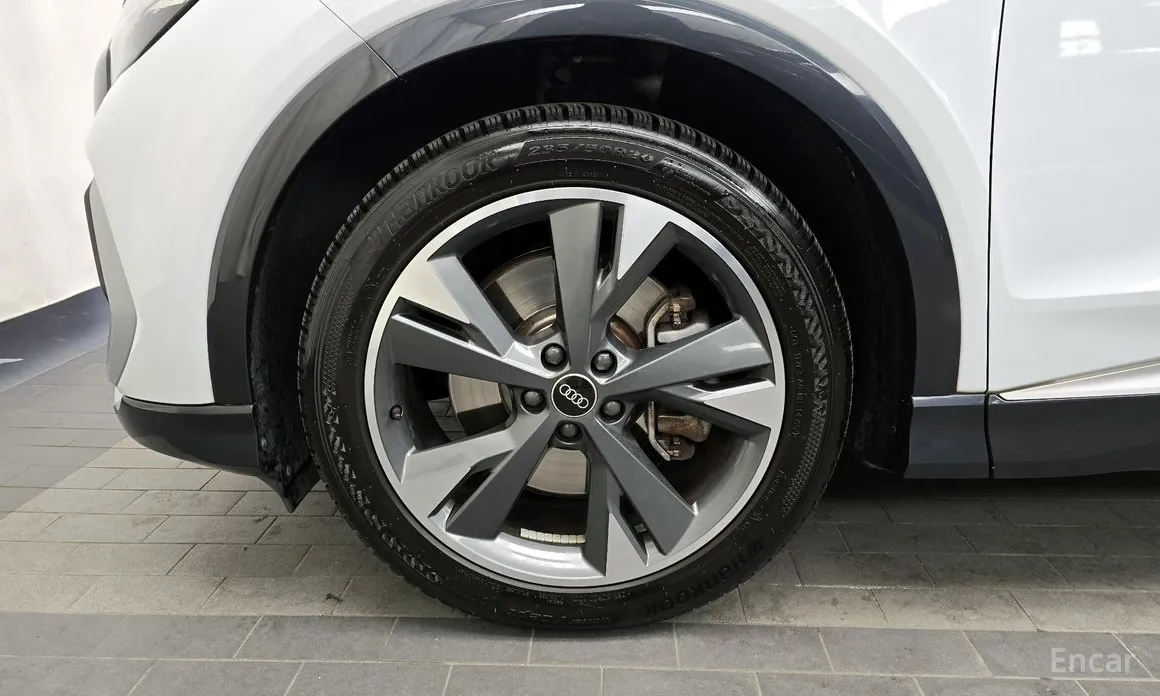 Фото 5 - Audi Q4 e-tron