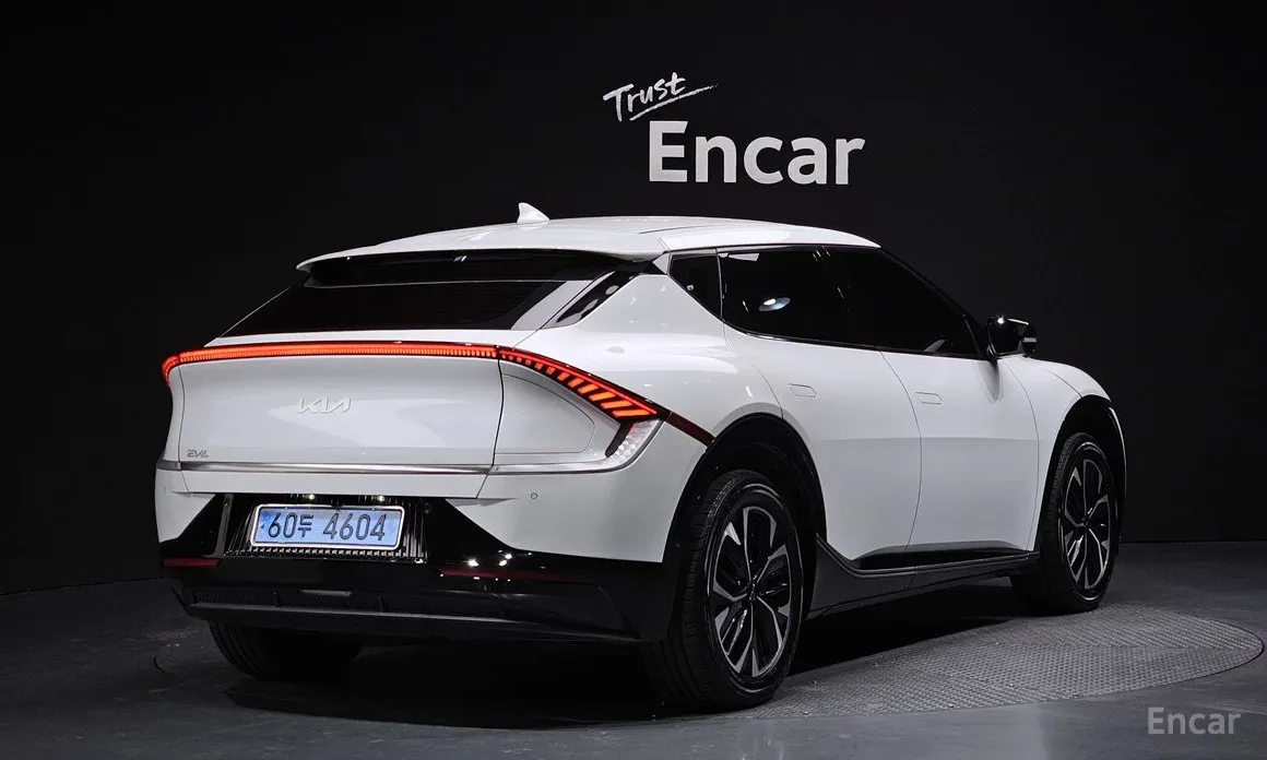 Фото 2 - Kia EV6