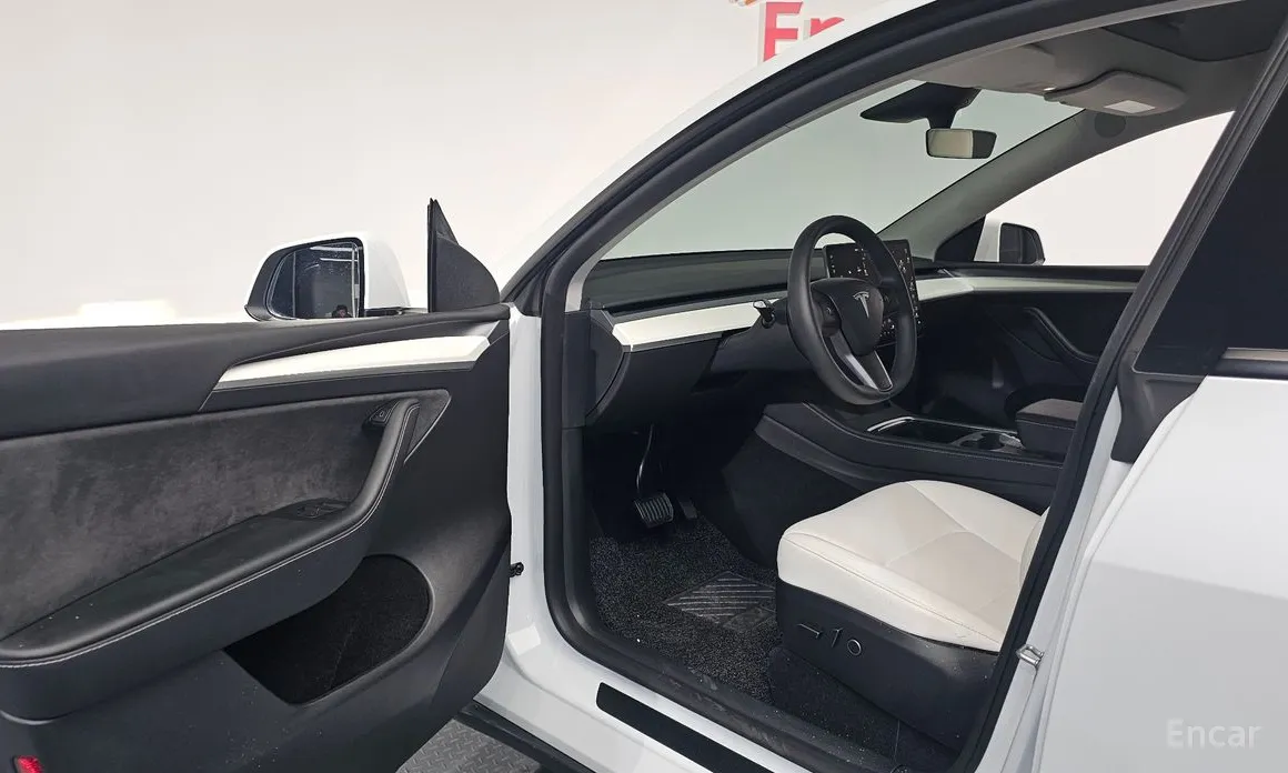 Фото 10 - Tesla Model Y