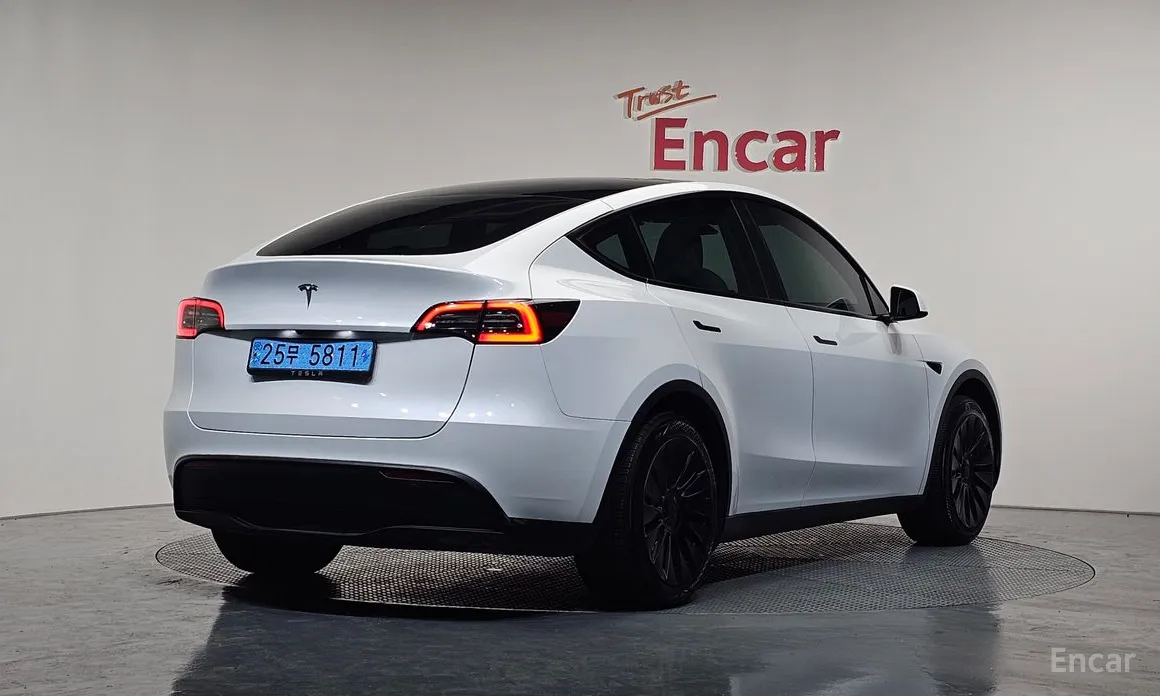 Фото 2 - Tesla Model Y