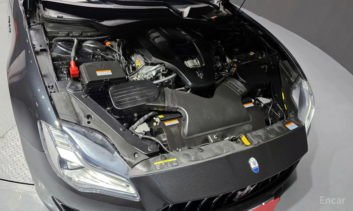 Фото 6 - Maserati Quattroporte