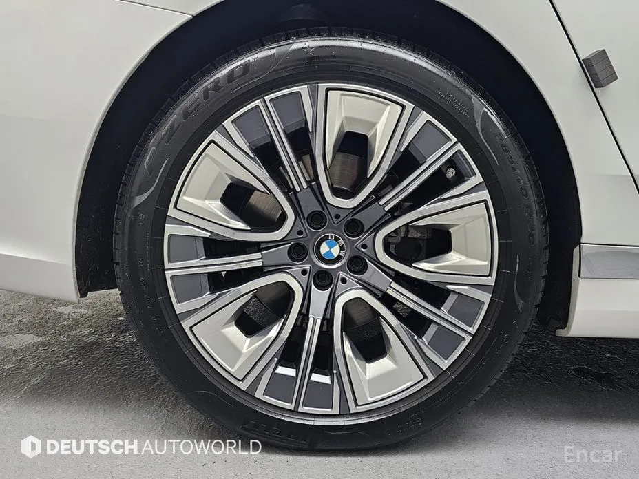 Фото 5 - BMW 7 Series