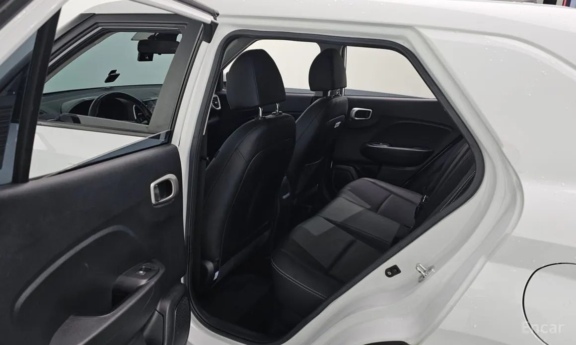 Фото 13 - Hyundai Venue