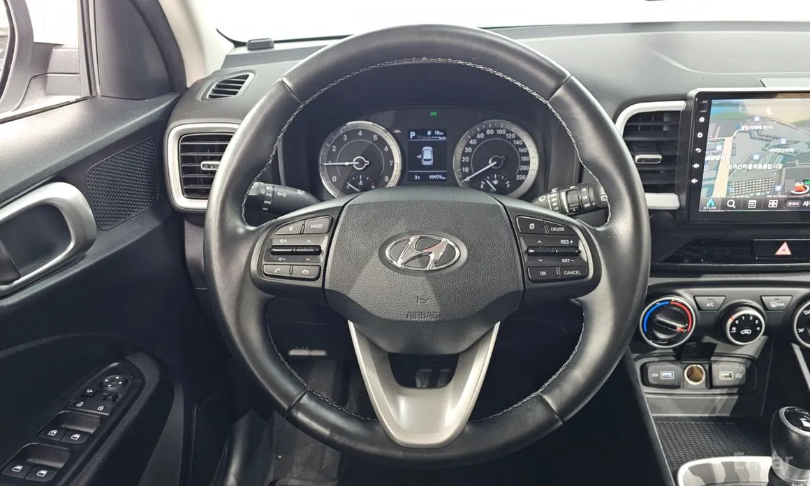 Фото 14 - Hyundai Venue