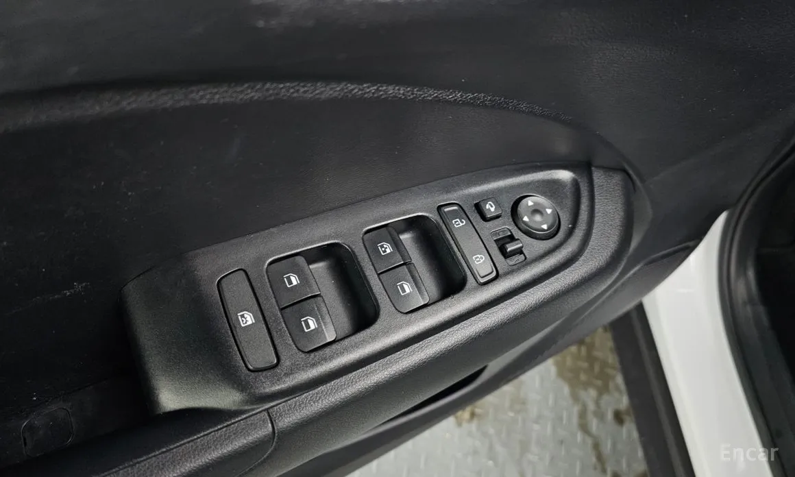 Фото 18 - Hyundai Venue