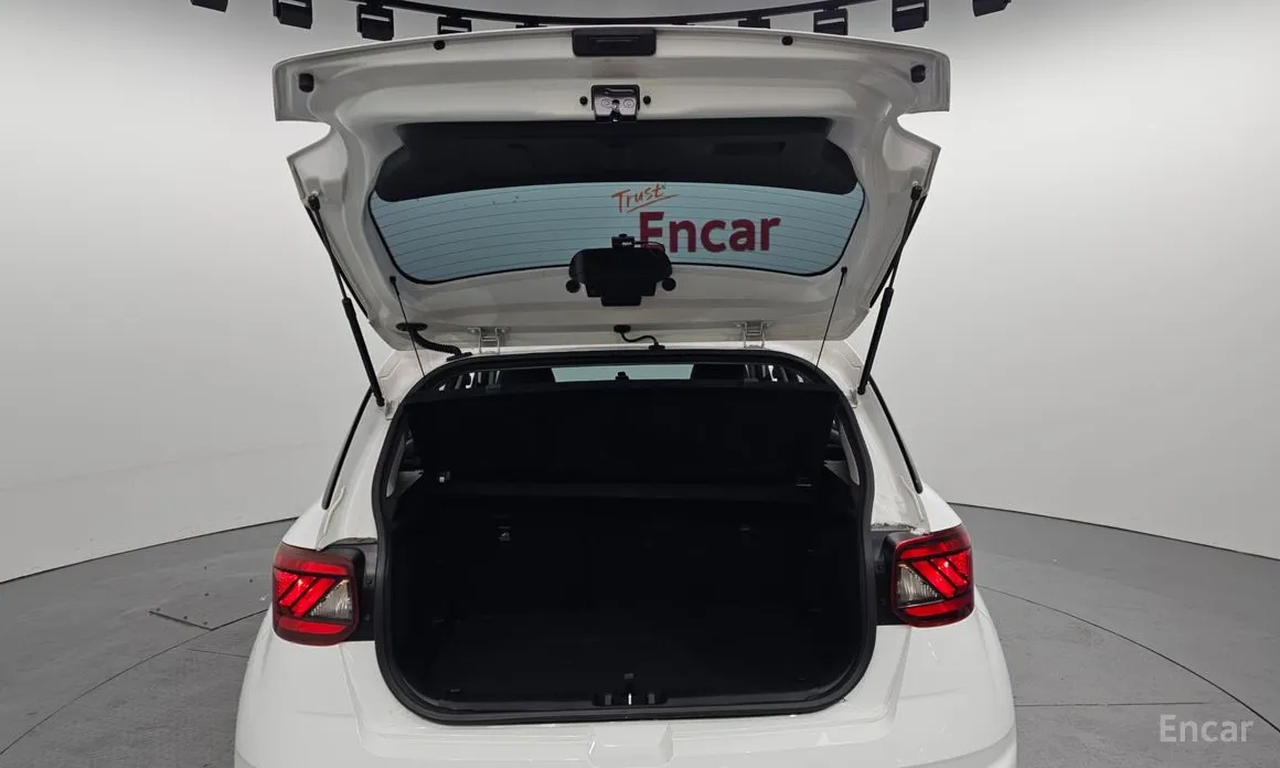 Фото 20 - Hyundai Venue