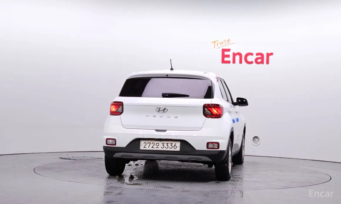 Фото 4 - Hyundai Venue