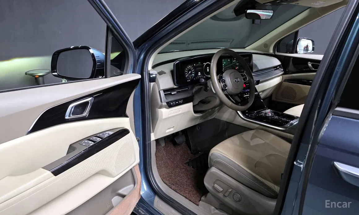 Фото 10 - Kia Carnival