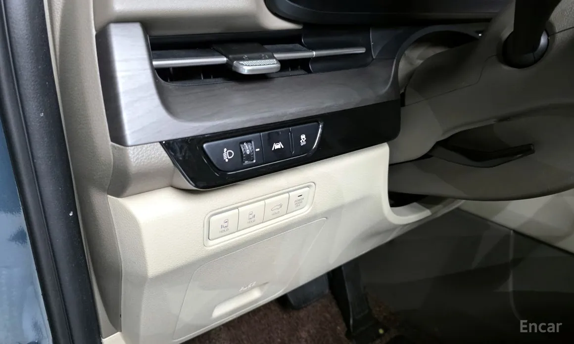 Фото 17 - Kia Carnival