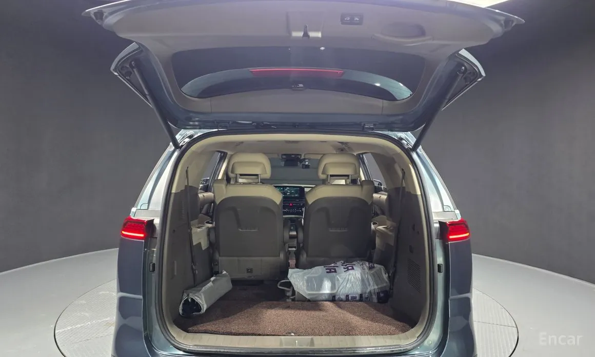 Фото 20 - Kia Carnival