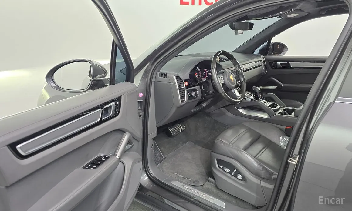 Фото 10 - Porsche Cayenne