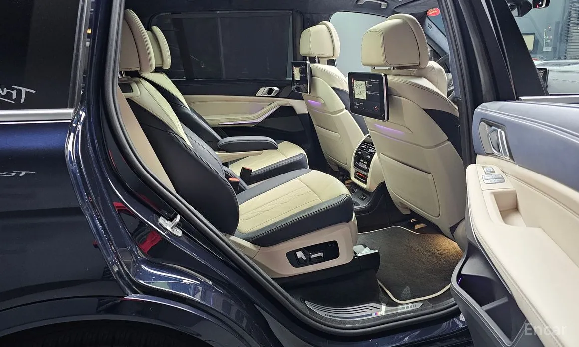 Фото 12 - BMW X7