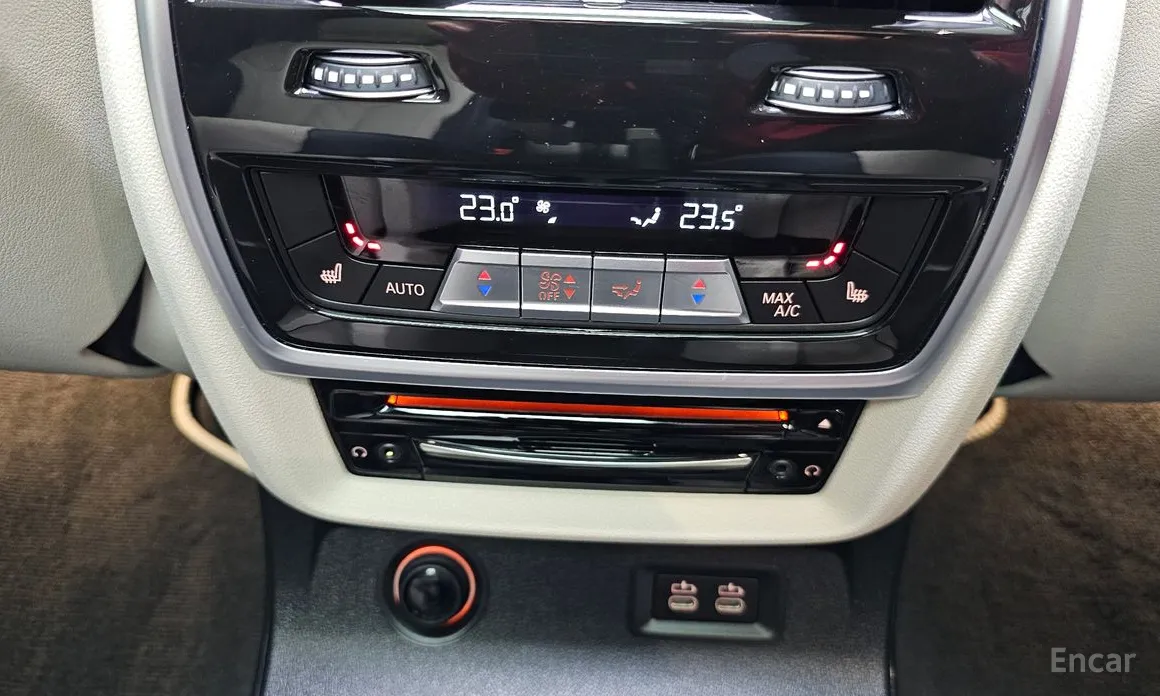 Фото 18 - BMW X7