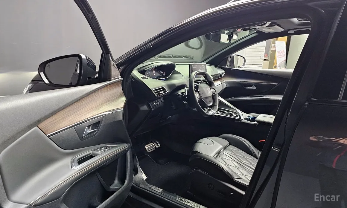 Фото 10 - Peugeot 5008