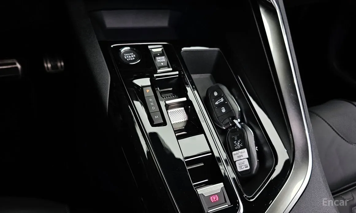 Фото 9 - Peugeot 5008