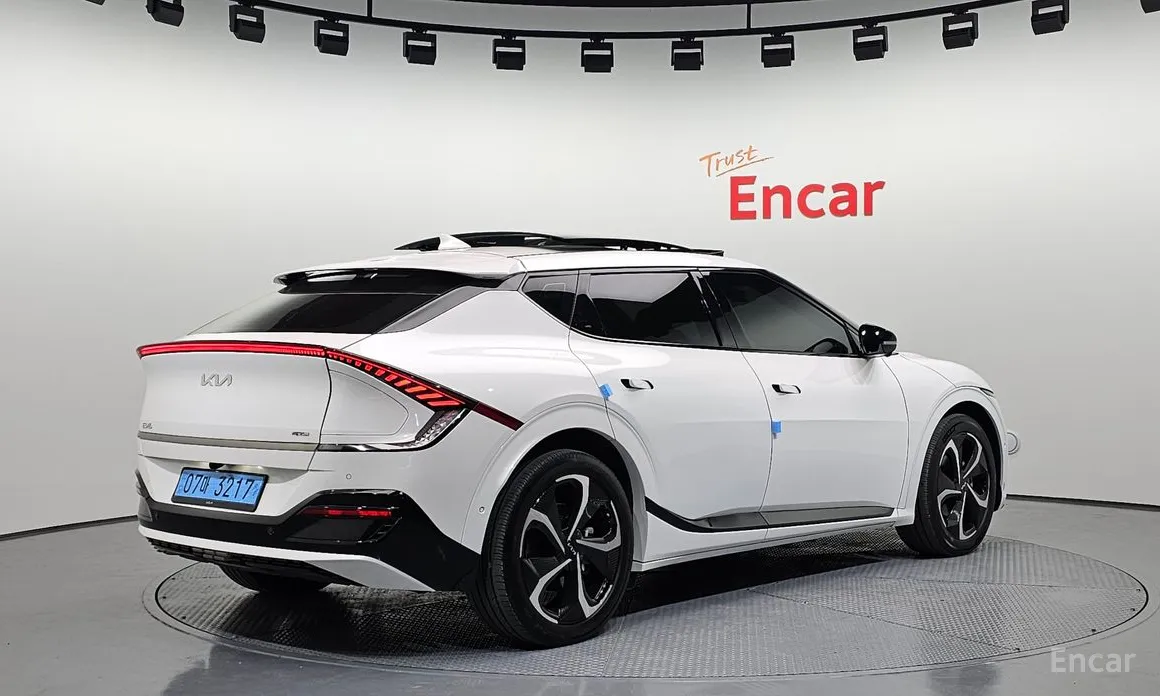 Фото 2 - Kia EV6