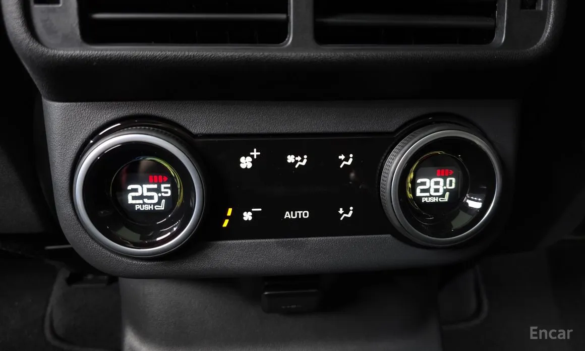 Фото 18 - Land Rover Range Rover Velar